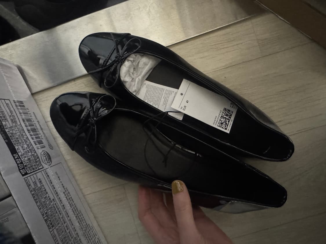 에첸엠 h&m 에나멜 리본 플랫 슈즈 260 상품이미지1