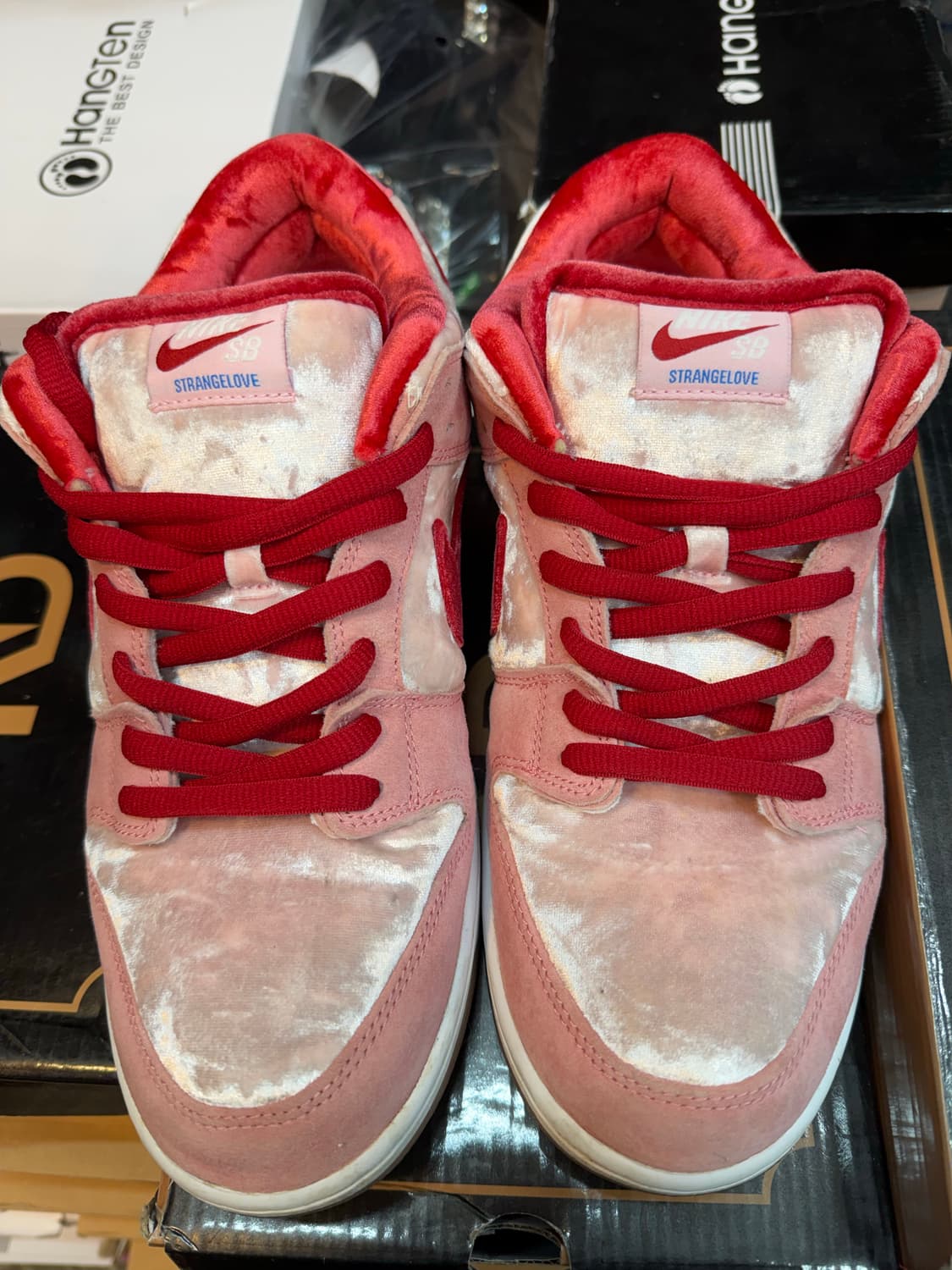 (290) 나이키 스트레인지러브 SB 덩크 로우 핑크 상품이미지1