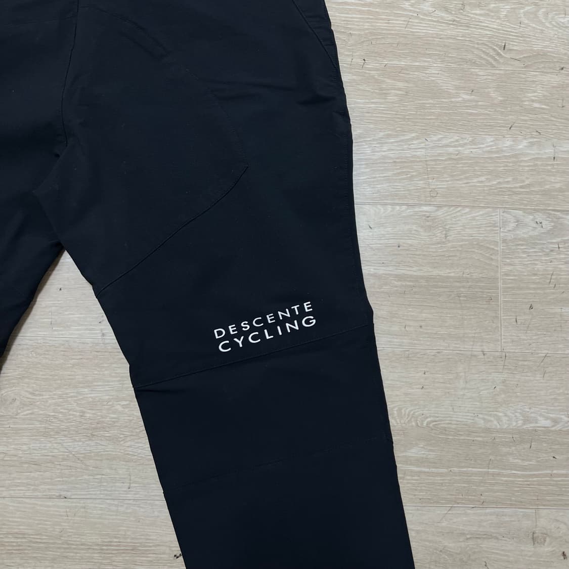 데상트 사이클링 스피릿 마크 로고 트레이닝 트랙팬츠 [블랙] 36 상품이미지6