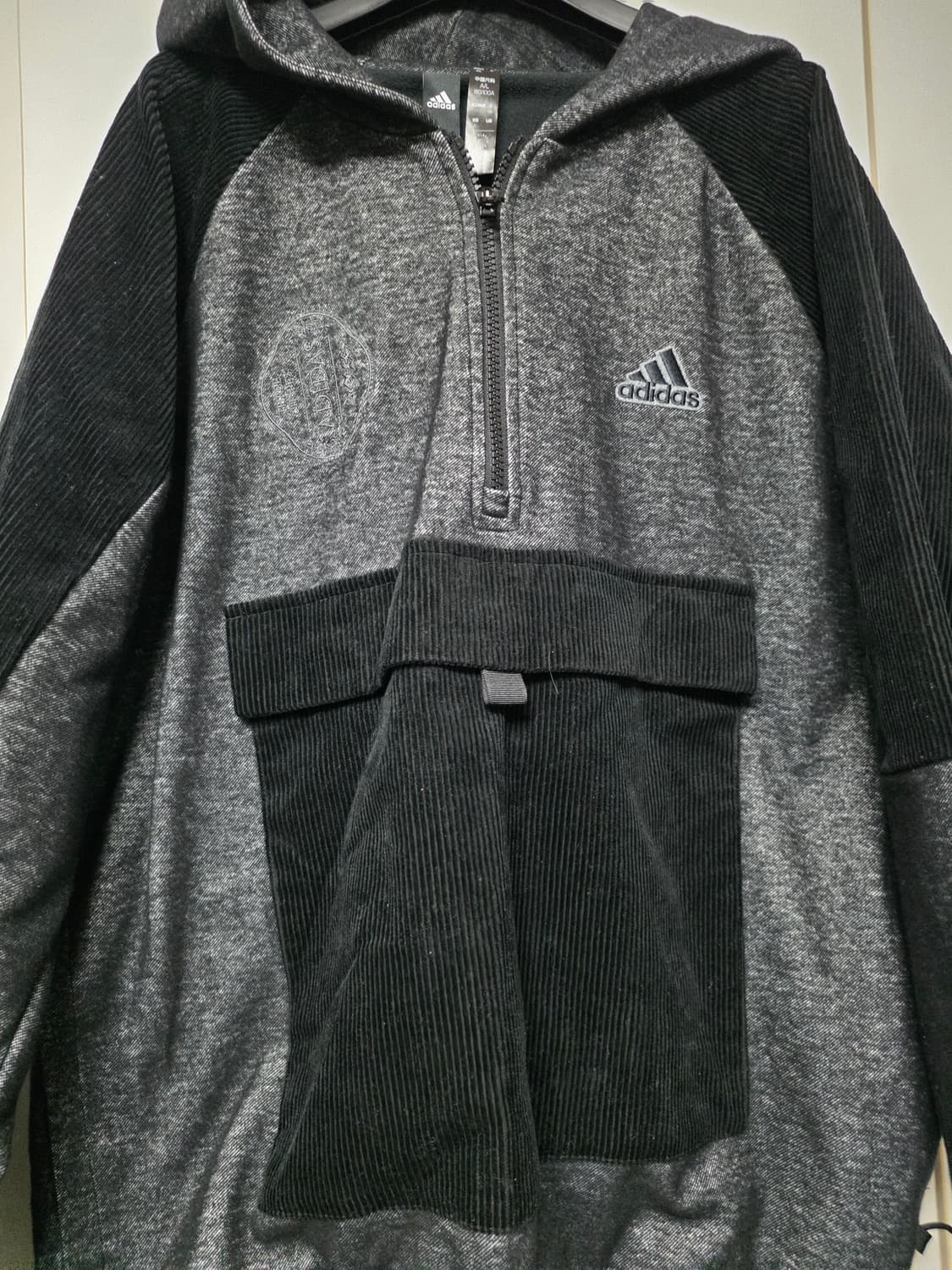 남녀공용 아디다스 블랙 코듀로이 후드 상품이미지3