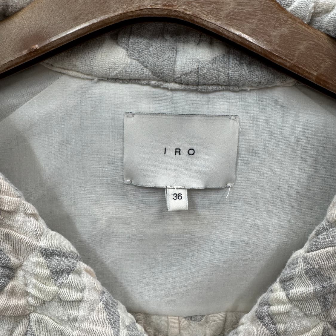 IRO 라이더 스타일 퀼팅 자켓 엠보 디테일 아이보리 그레이 배색 상품이미지5