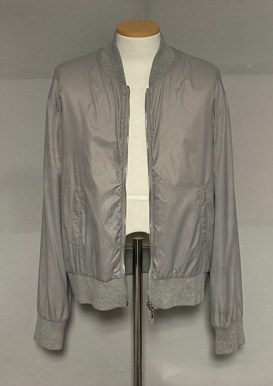 톰브라운 자켓 (100) 상품이미지2