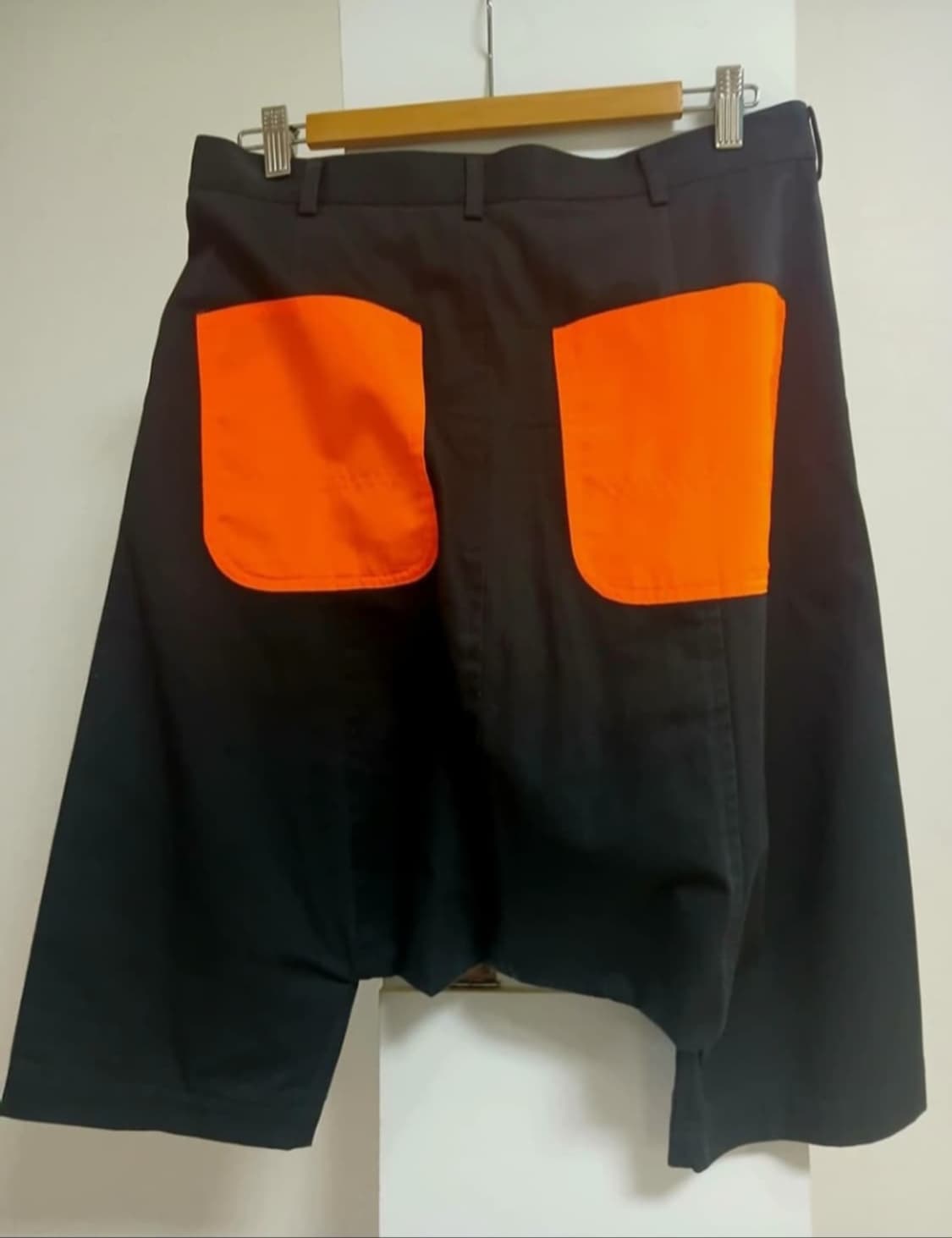 꼼데 가르송 블랙 네온 포켓 샤루엘 쇼츠 S 상품이미지2