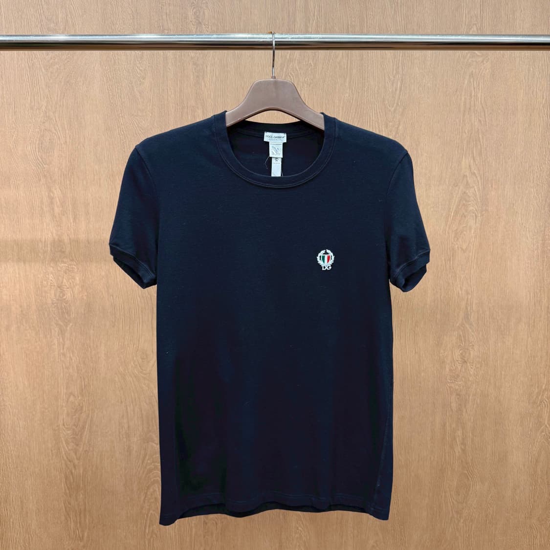 돌체앤가바나 D&G 로고 자수 크루넥 반팔 티셔츠 슬림핏 블랙 상품이미지2