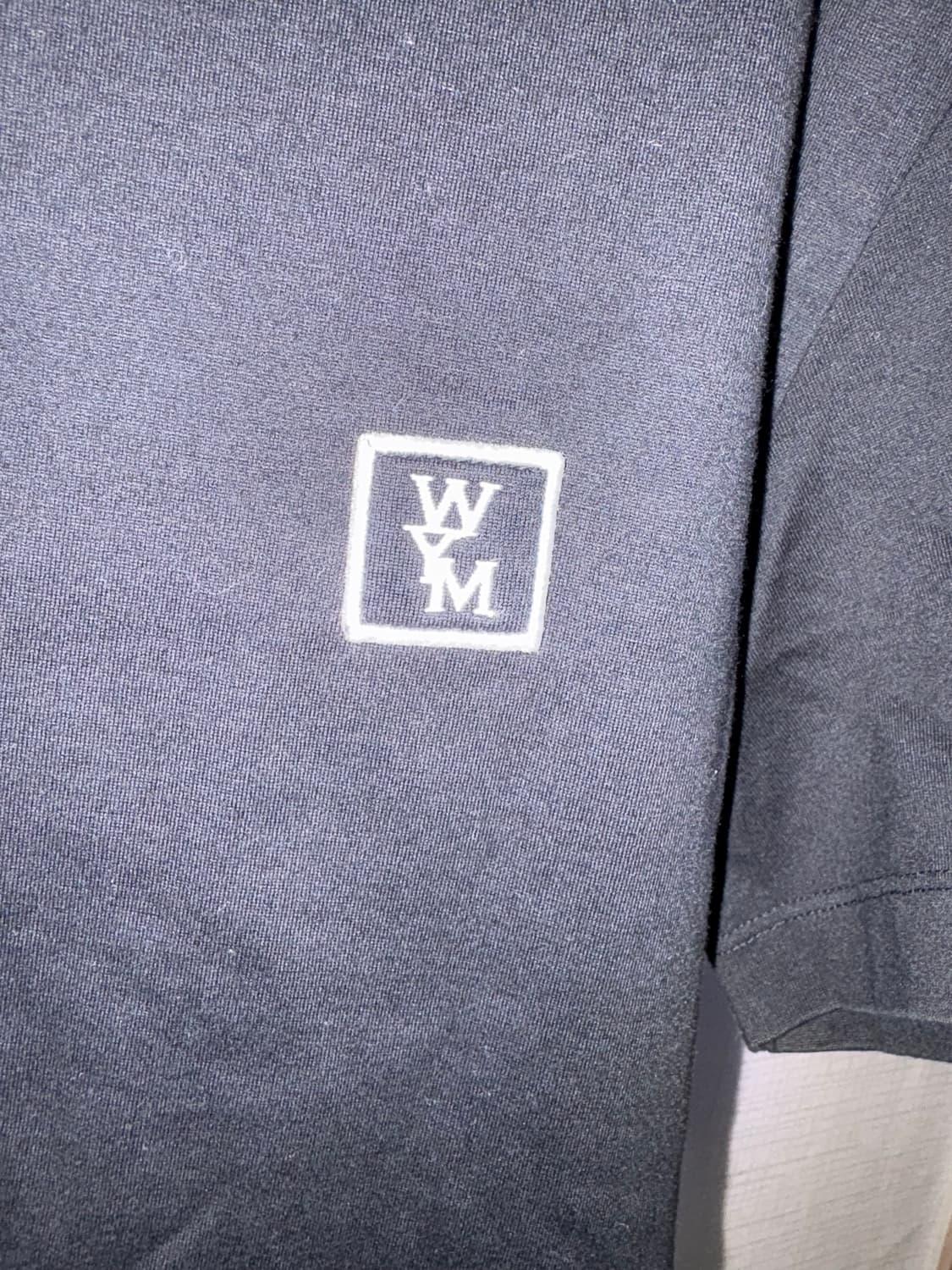 우영미 백로고 반팔 블랙 상품이미지3