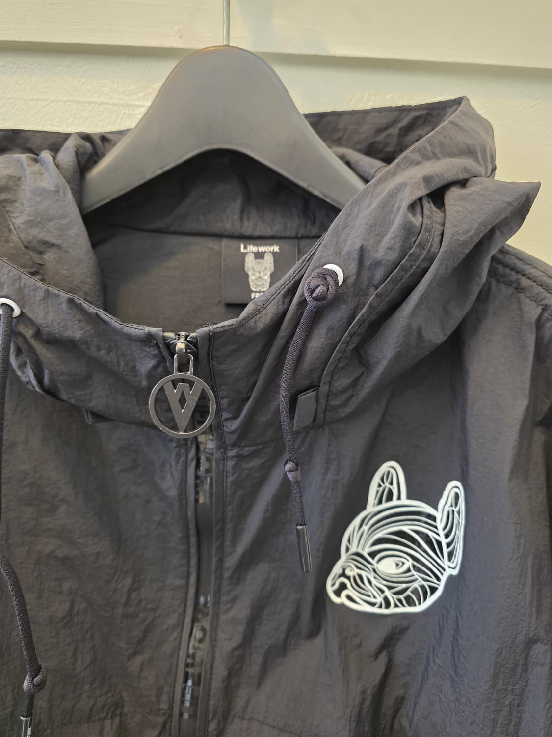 라이프워크 로고 드로 스트링 윈드브레이커 블랙 바람막이 후드 집업 상품이미지2