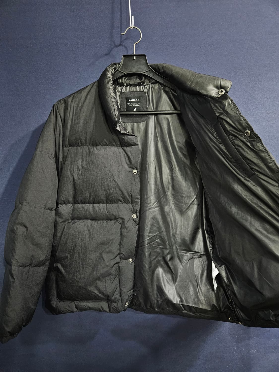 캉골 블랙컬러 남성 세미오버핏 95 덕다운 숏패딩  상품이미지8