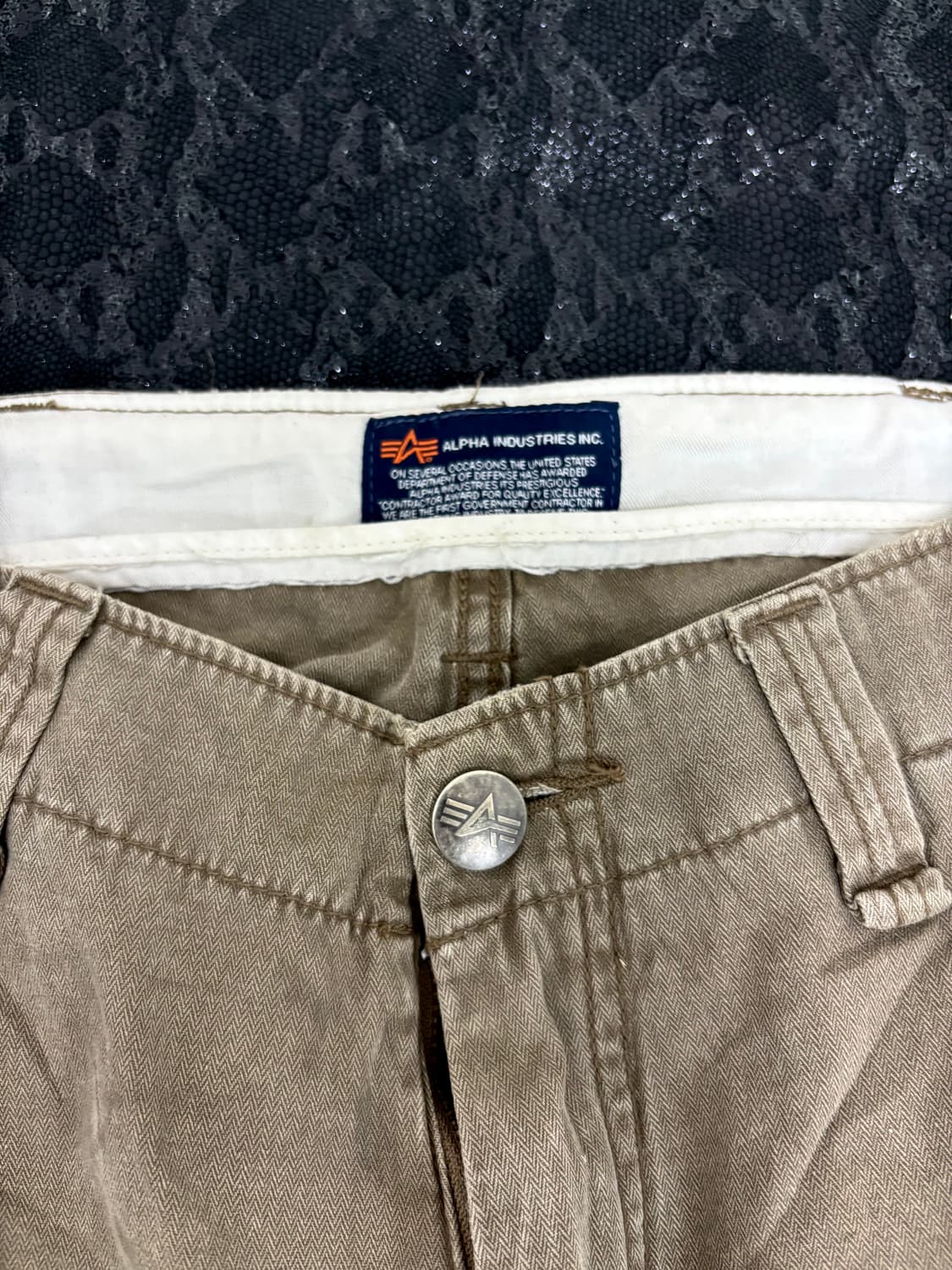 “Alpha industries” Y2K Mood Beige Cargo  상품이미지4
