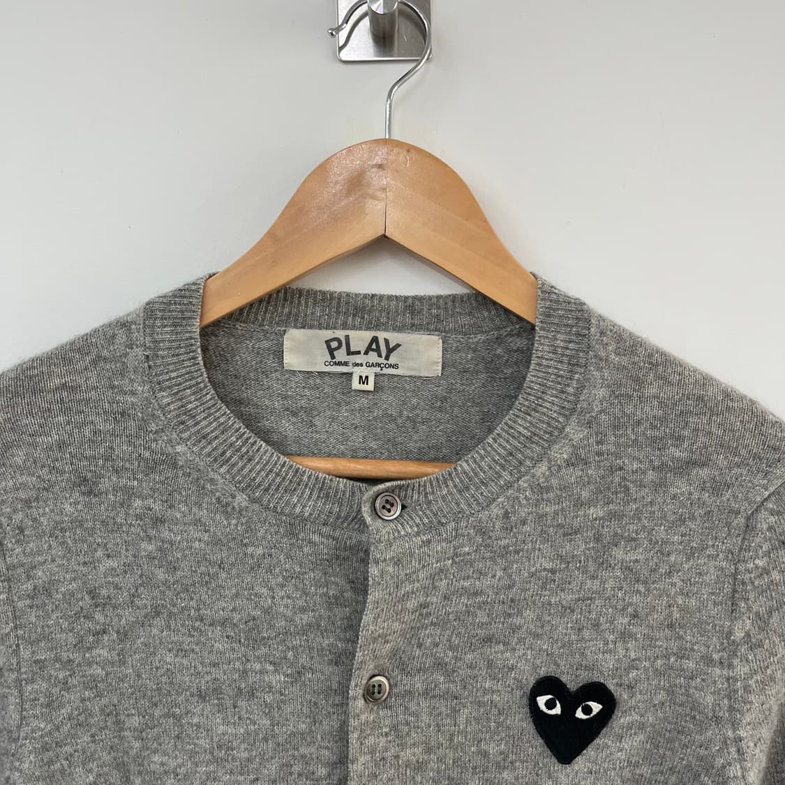 꼼데가르송 플레이 블랙 하트 그레이 울 가디건 상품이미지8