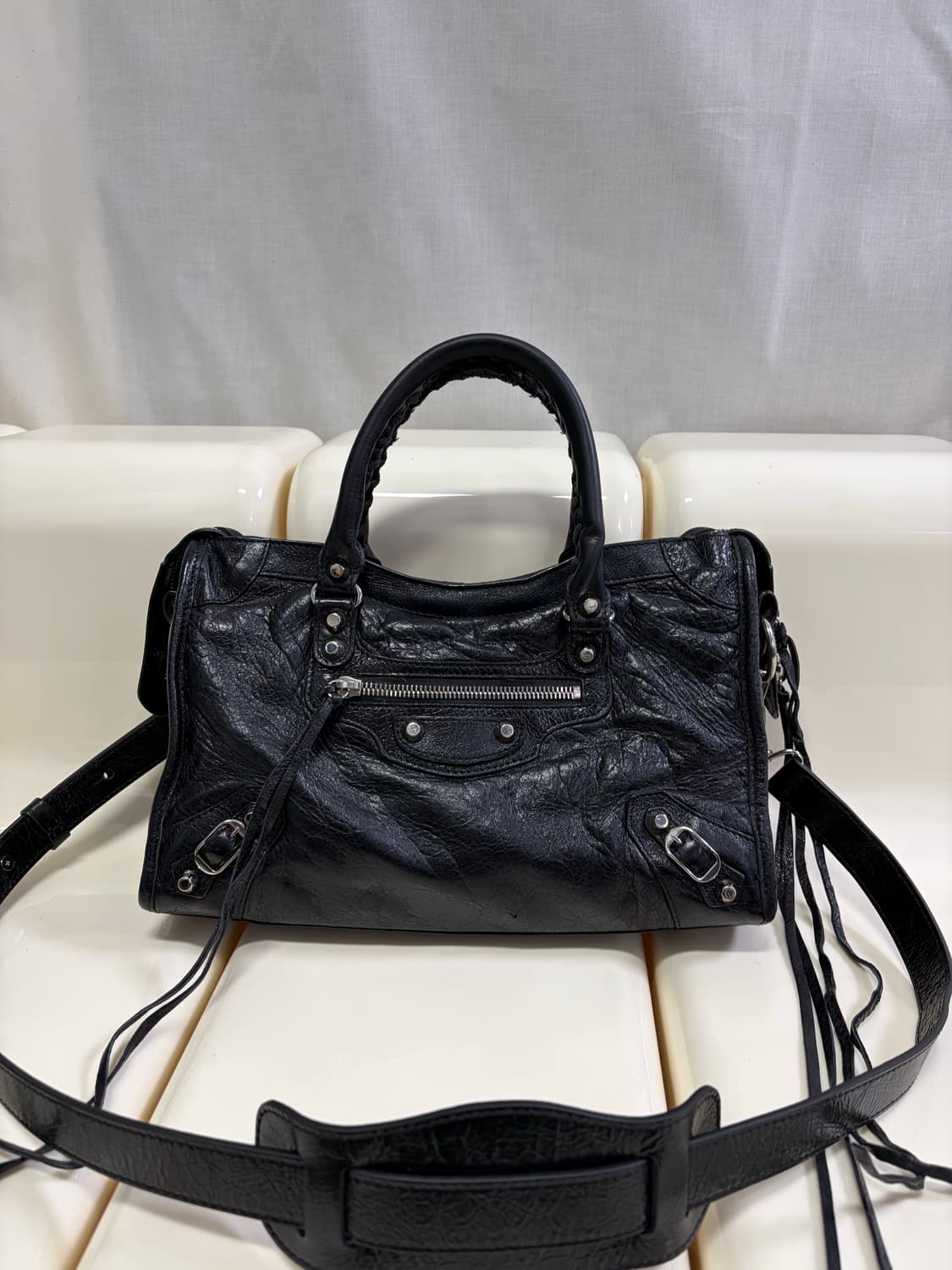 [A 정품] 발렌시아가 시티 모터백 스몰 블랙 상품이미지4