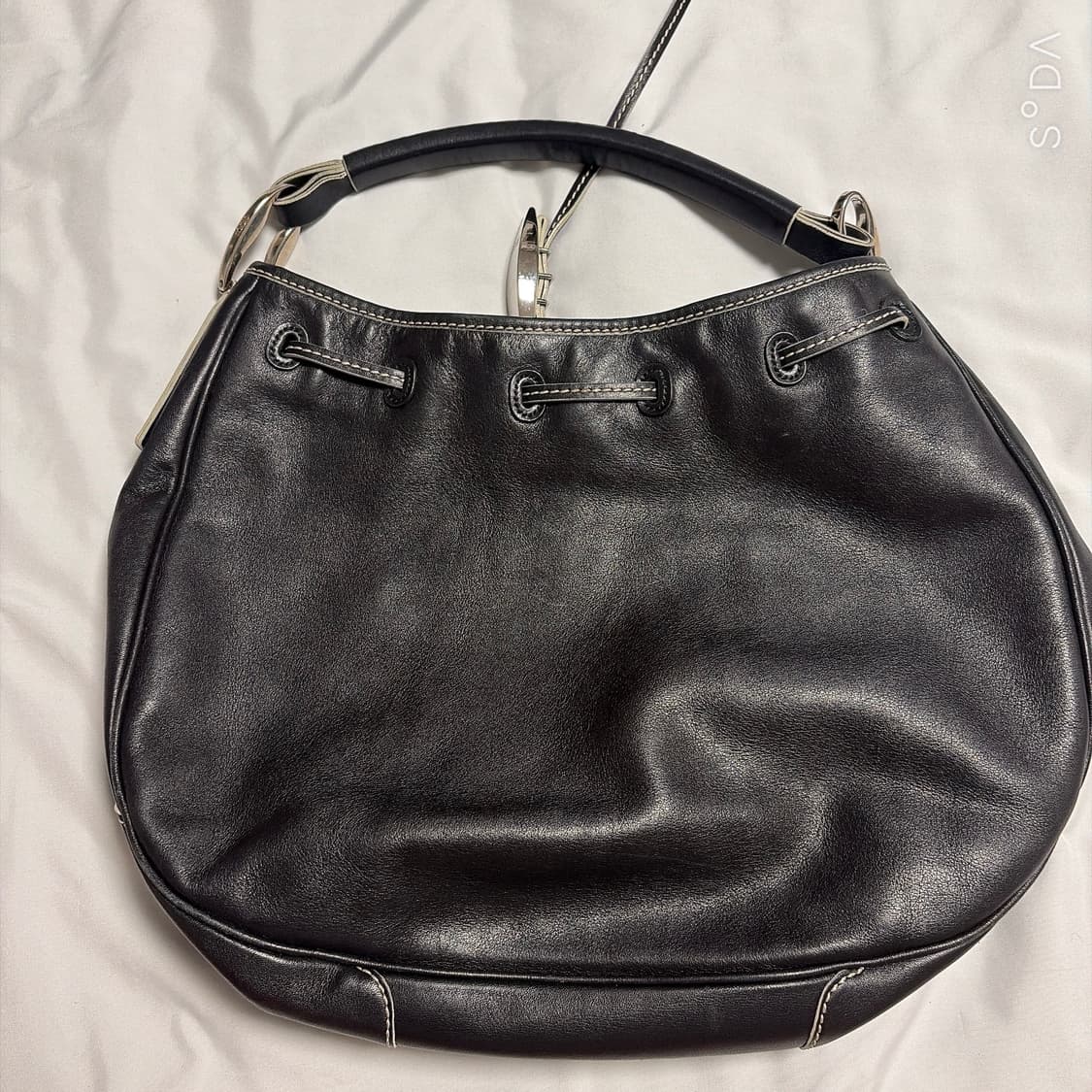 TODS 토즈 블랙 레더 드로우스트링 호보백 상품이미지2
