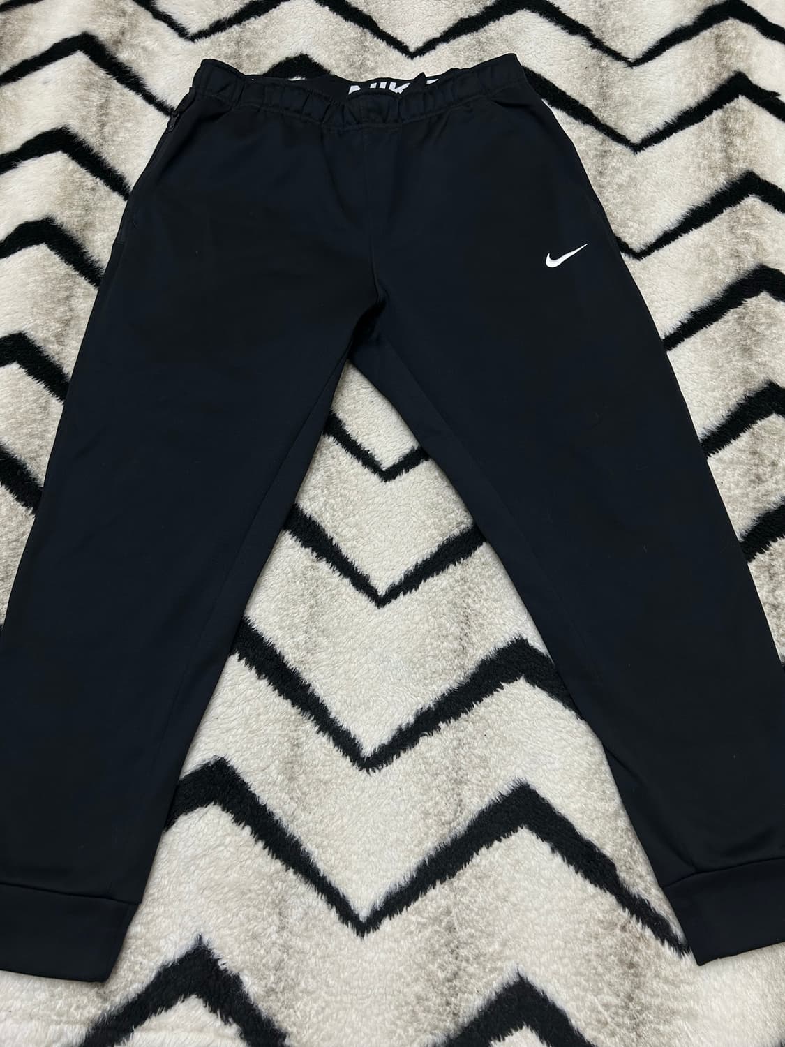 [L]나이키 써마핏 테이터드 조거 트레이닝 팬츠/블랙/기모 상품이미지4