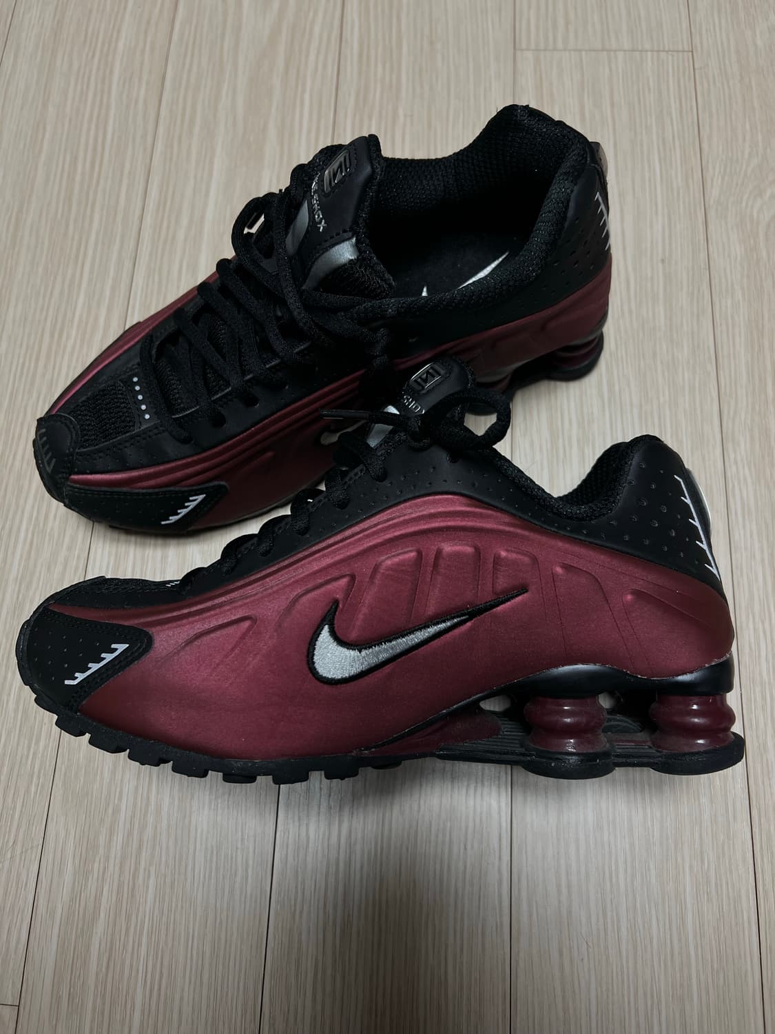 나이키 샥스 R4 240 상품이미지1