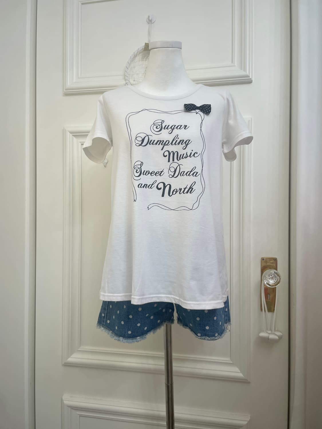 white bow point glitter lettering t-shir 상품이미지1