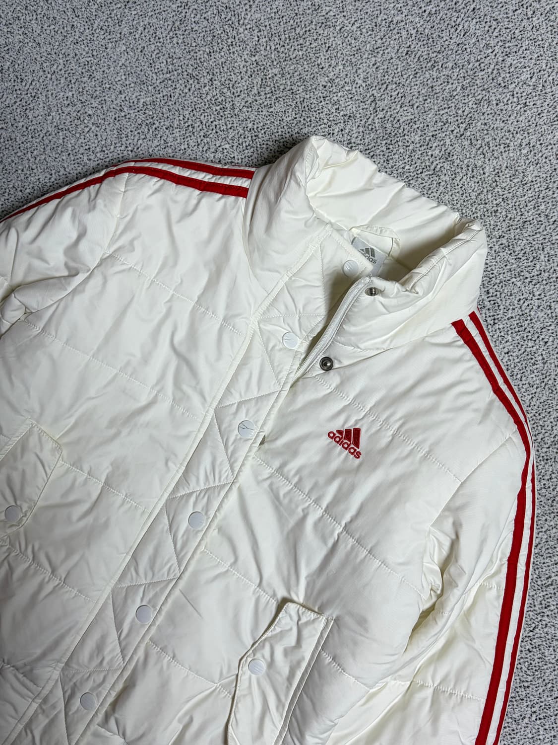 아디다스 화이트 크롭 경량 솜 패딩 상품이미지2