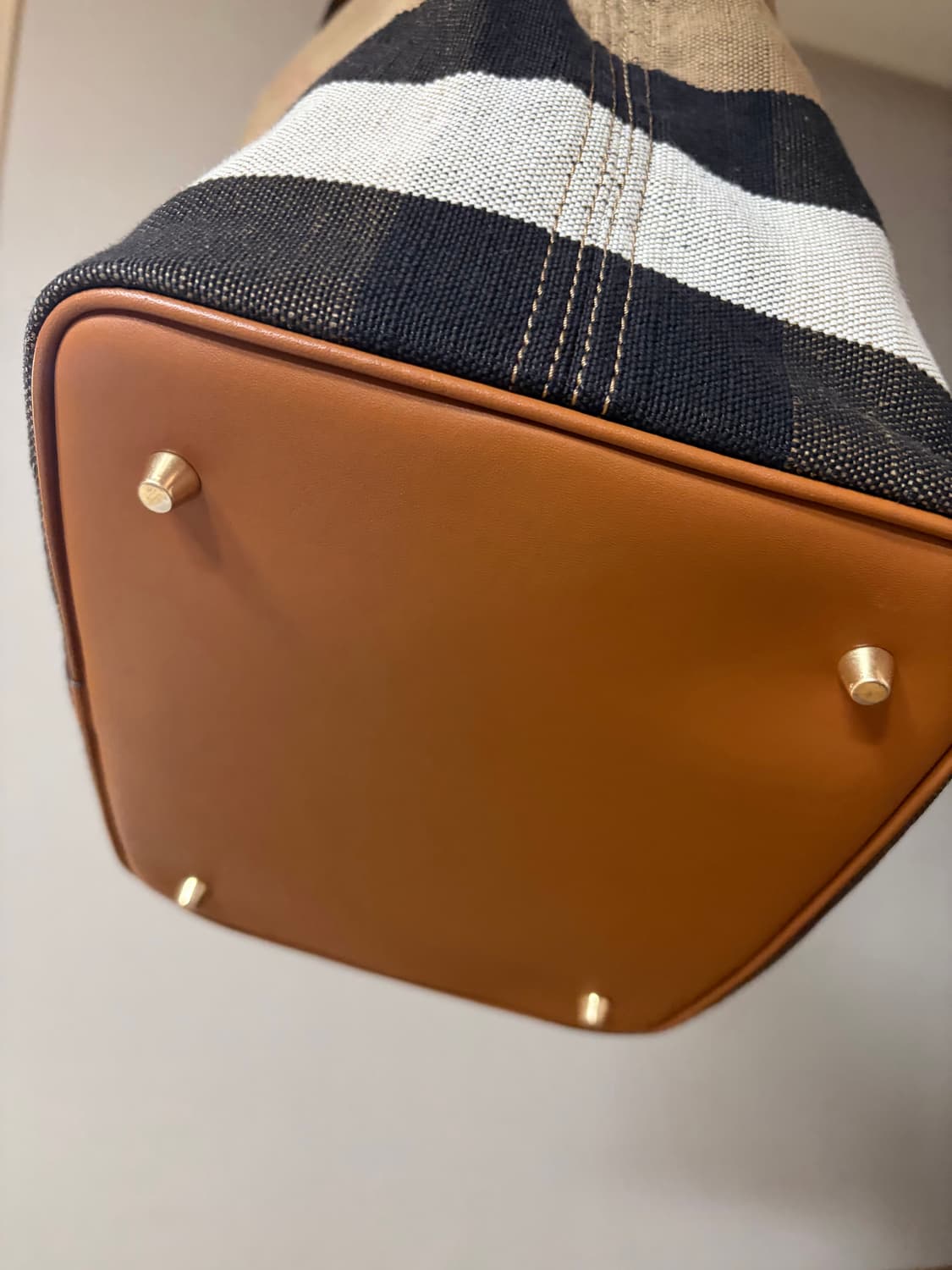 버버리 체크 호보백 상품이미지3