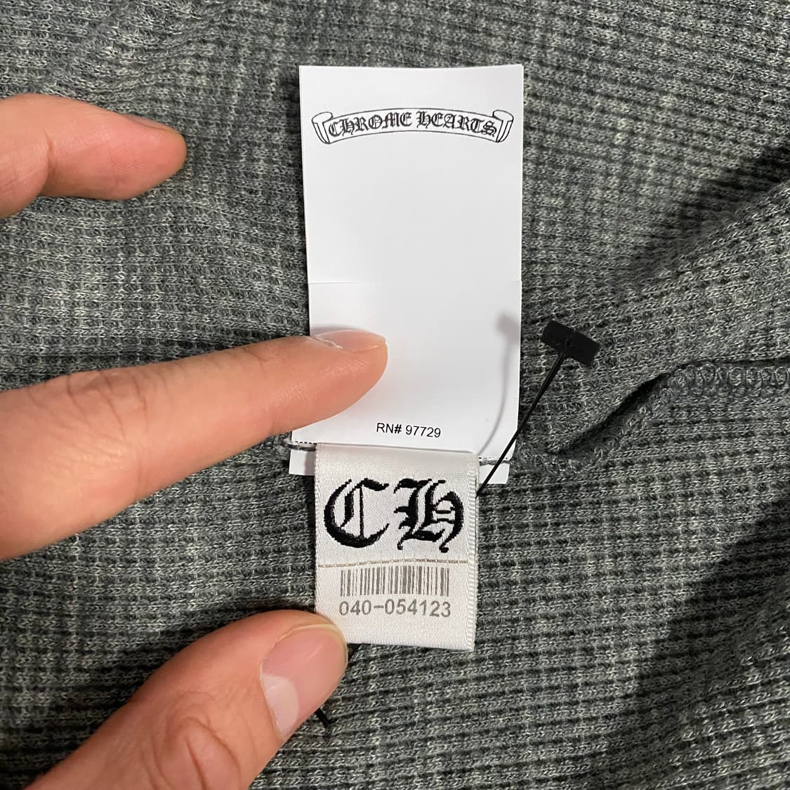 [L] 크롬하츠 CH 레터 와플 써멀 롱슬리브 티셔츠 그레이 상품이미지10