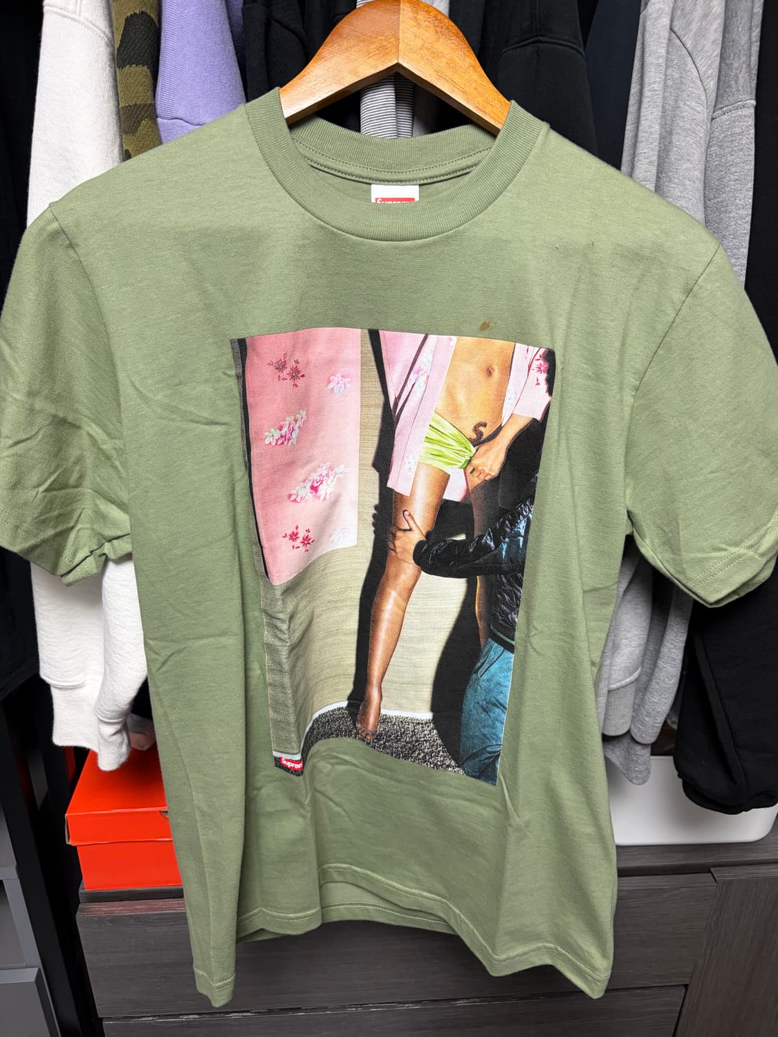 슈프림 모델 포토티 상품이미지1