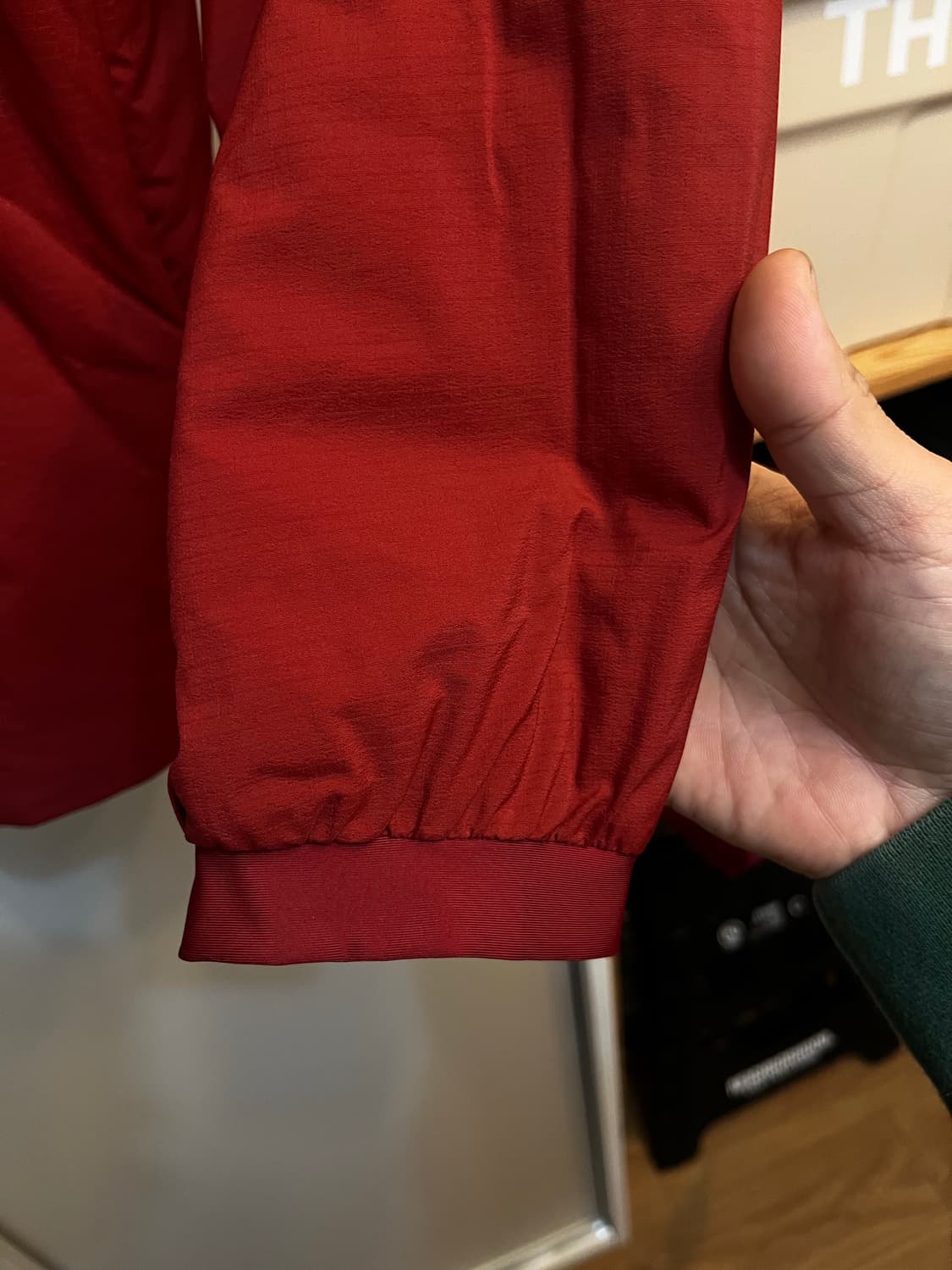 아크테릭스 아톰 ar 보르도 L 사이즈 팝니다 상품이미지3