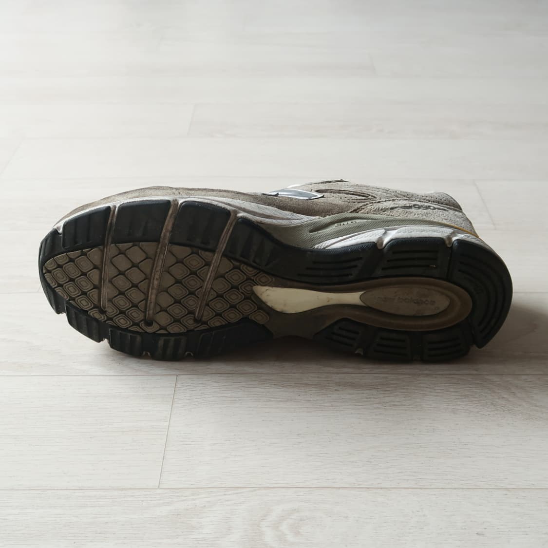 [Made in U.S.A] 뉴발란스 990v4 탄 스니커즈 상품이미지7