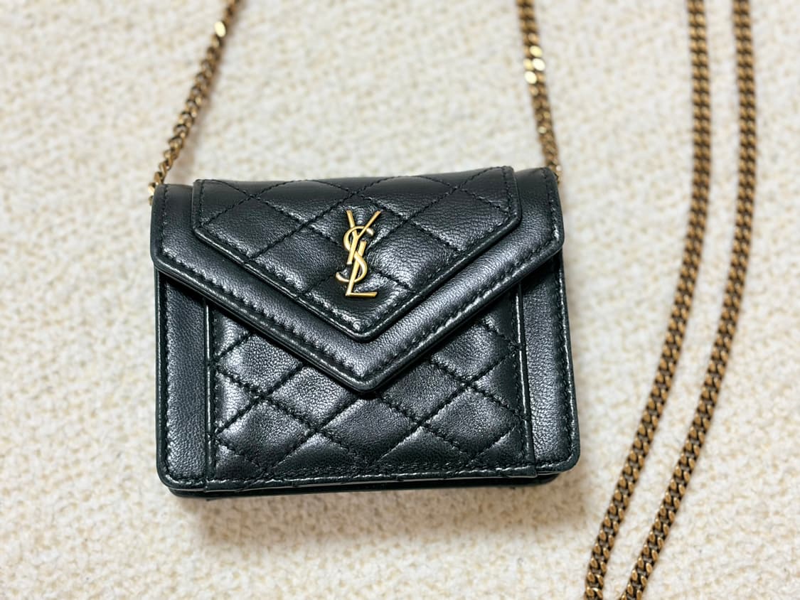 생로랑 램스킨 GABY 마이크로백 블랙 상품이미지1