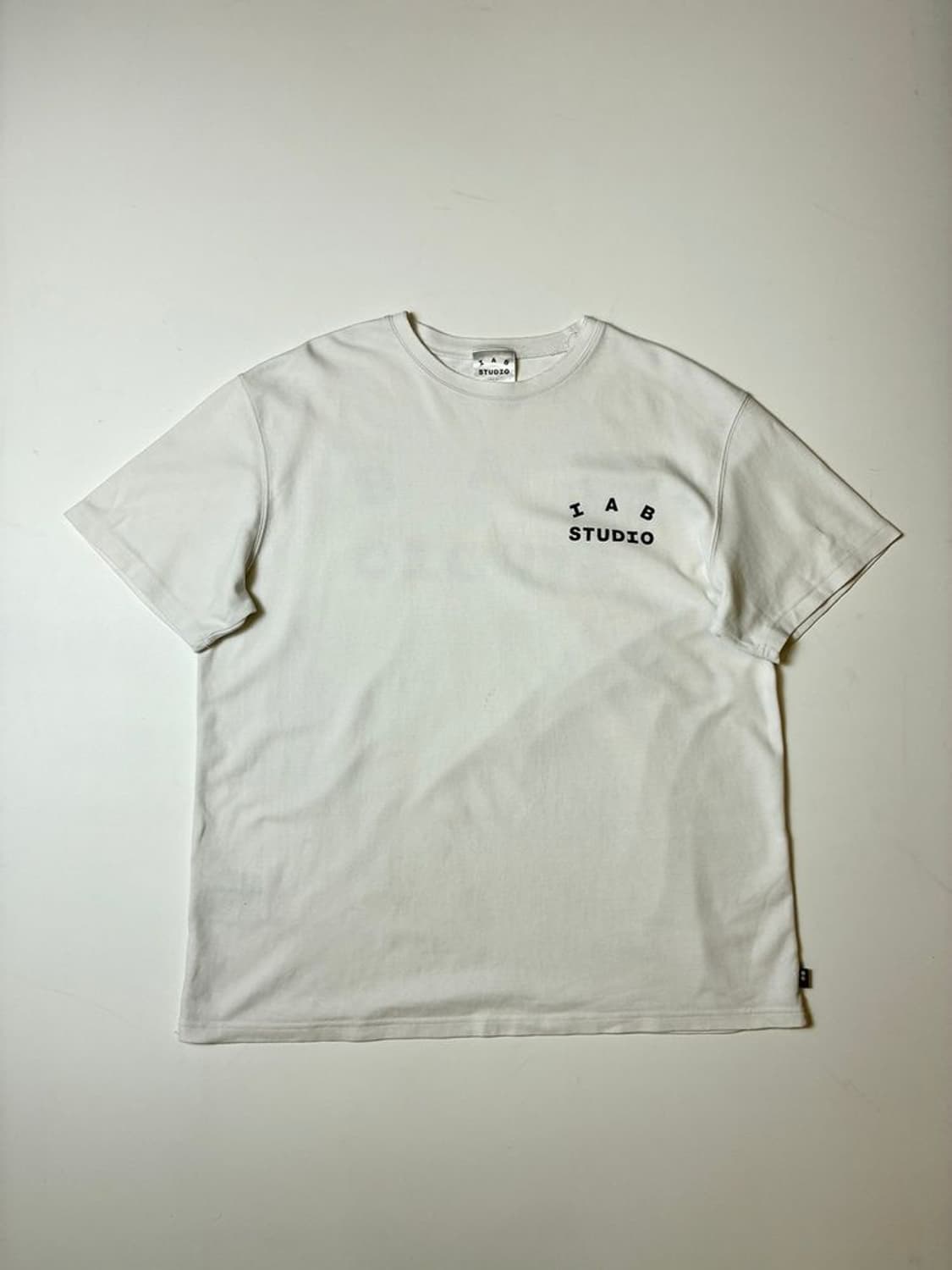 아이앱스튜디오 빅로고 베이직 반팔 티셔츠 PN8600 상품이미지1