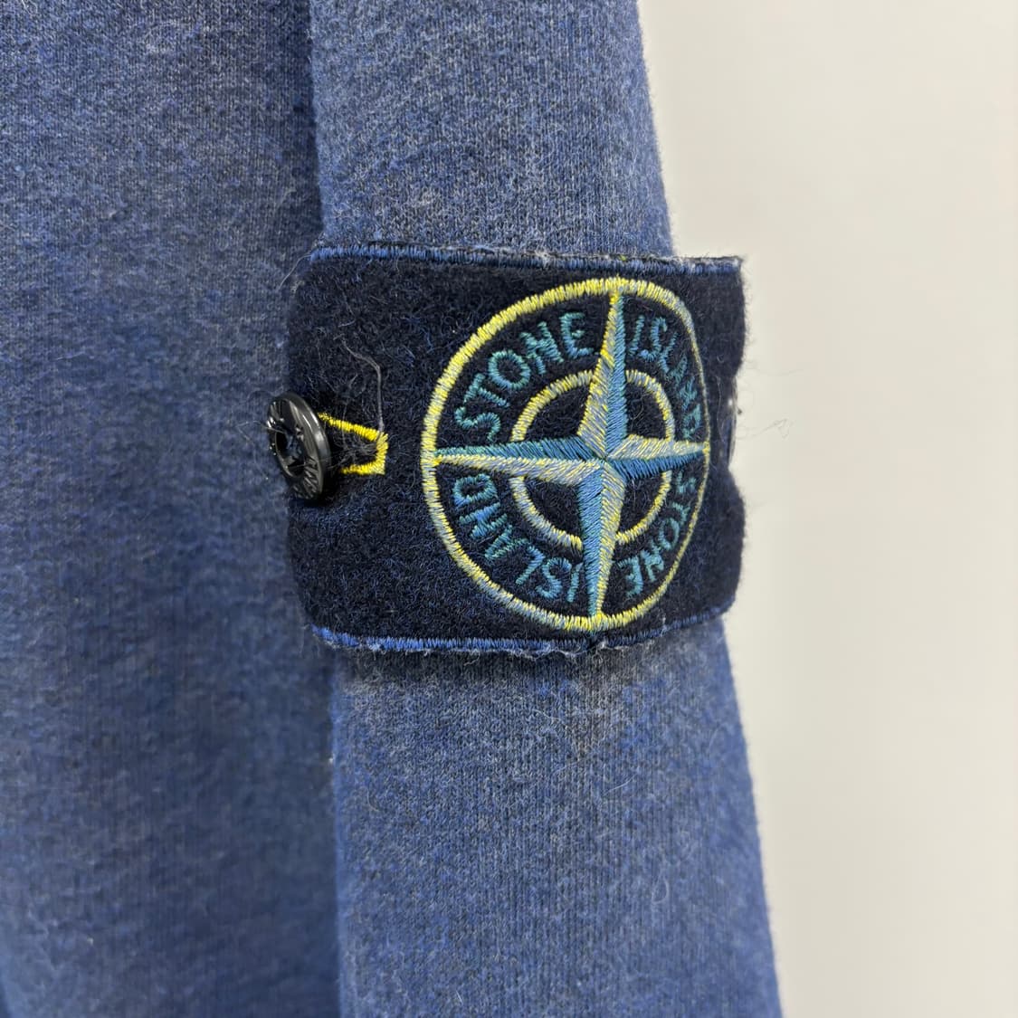 [M]스톤아일랜드 와펜패치 더스트 맨투맨 상품이미지2