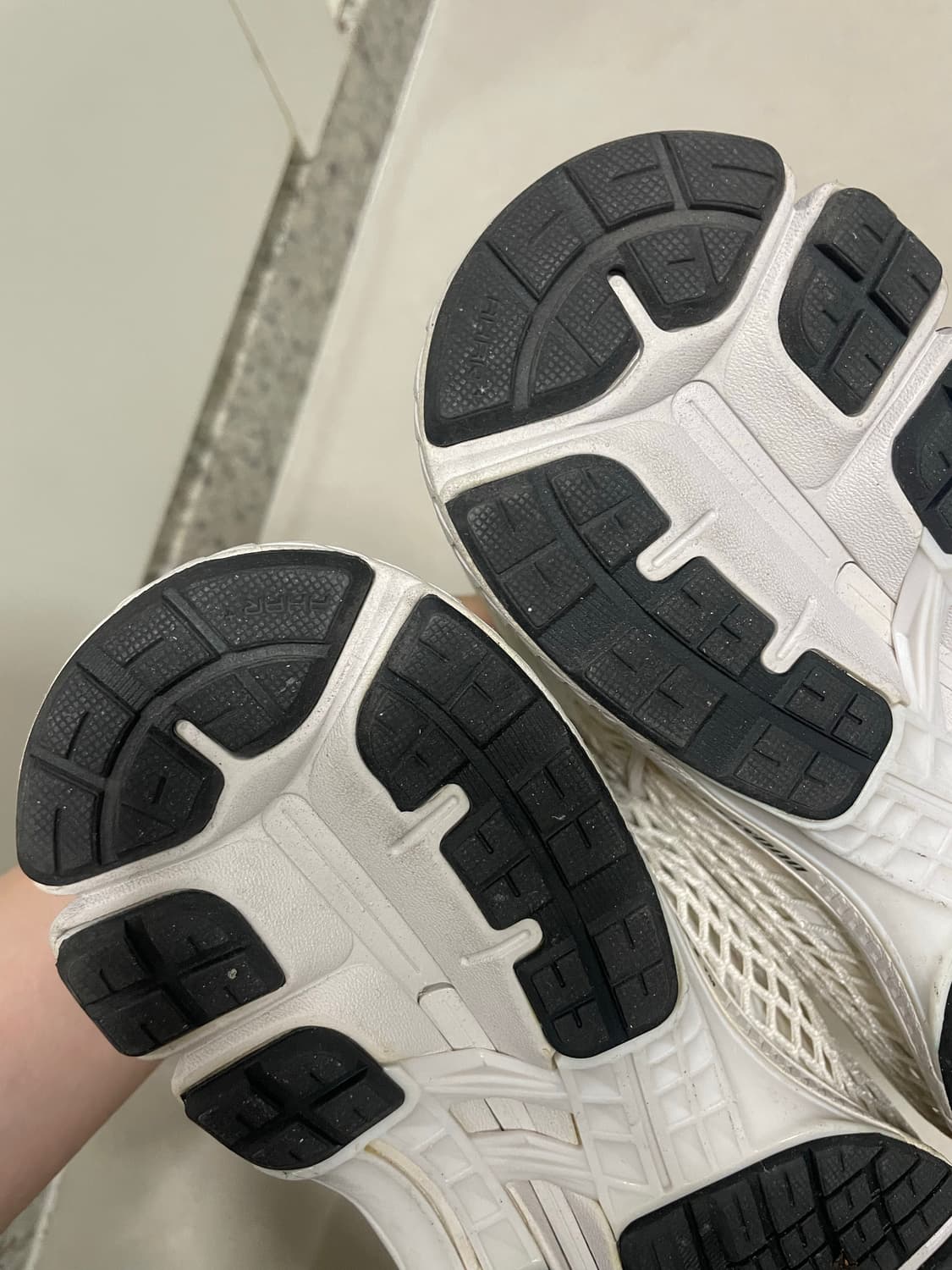 아식스 비비안 웨스트우드 젤카야노26 스니커즈 245사이즈 상품이미지4