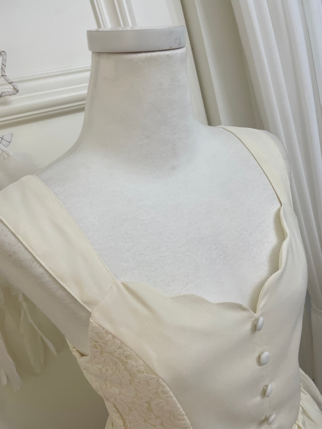 ivory back shirring lace ballerina top 상품이미지7