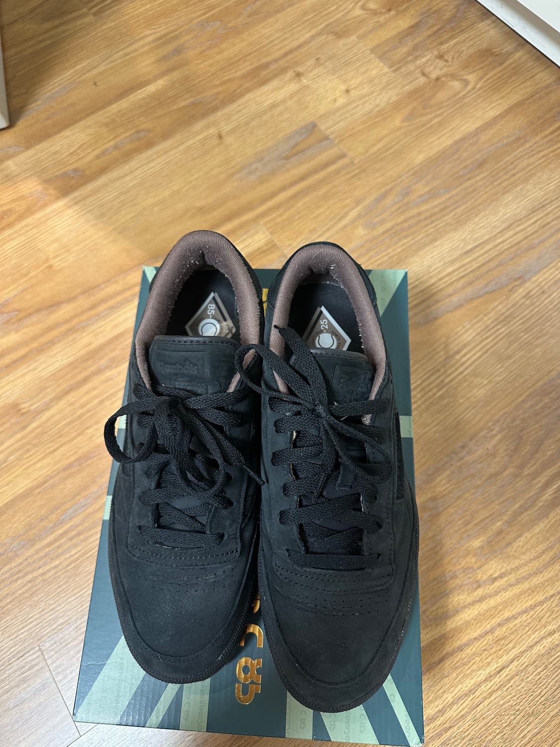 리복 클럽c 85 스웨이드 워시드 블랙 상품이미지4