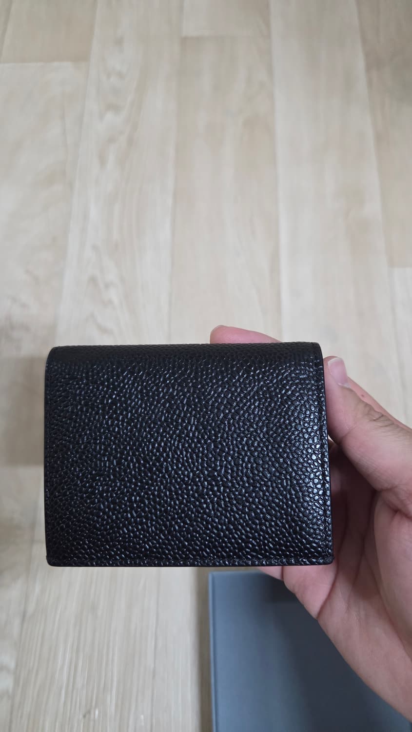 톰브라운 페블 그레인 레더 더블 카드 홀더 블랙 상품이미지3