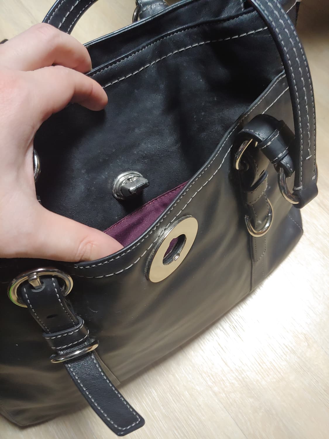 체형 커버 블랙 코치 미디움 백 상품이미지4