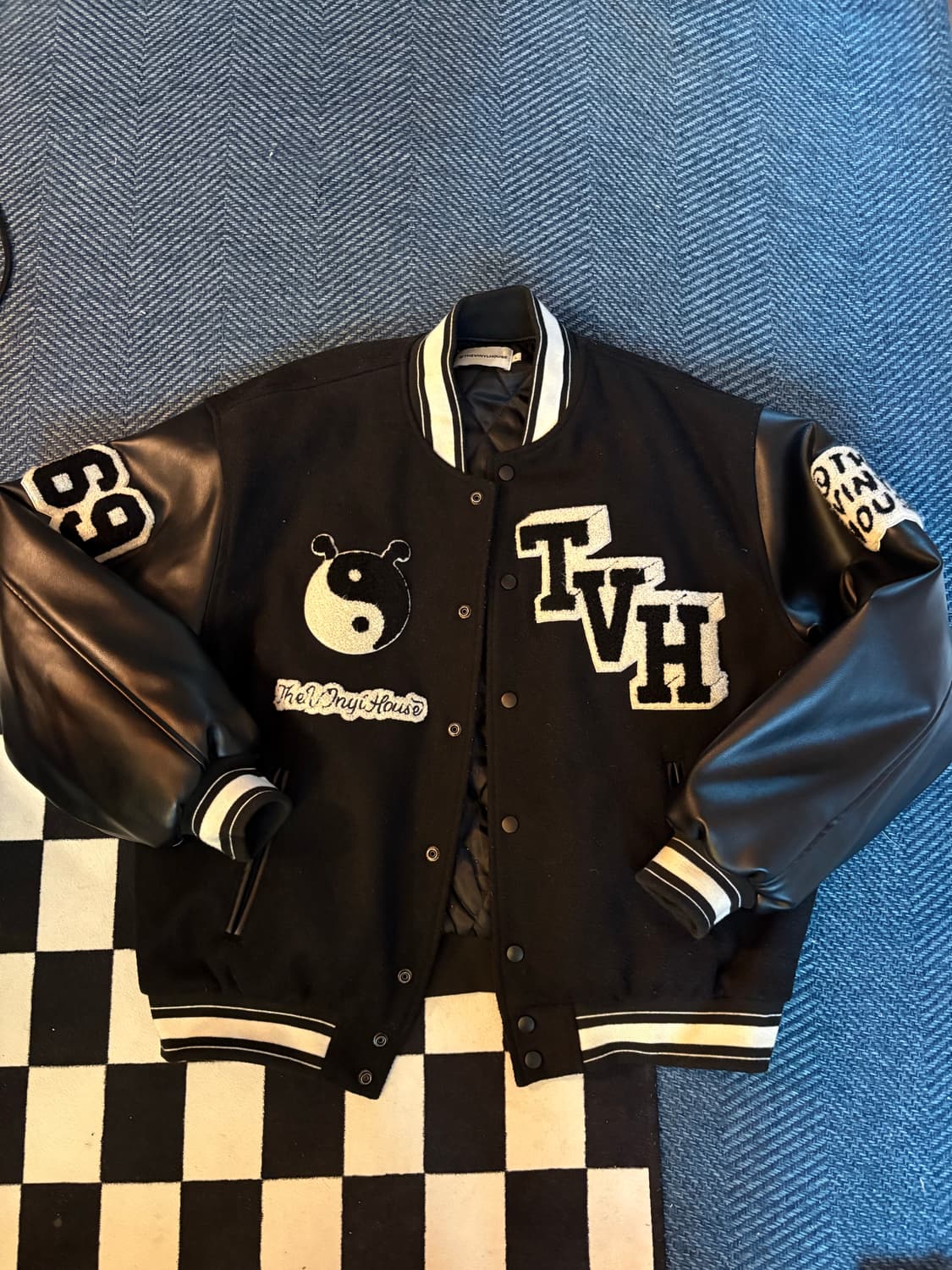 더바이닐하우스 바시티L 상품이미지1