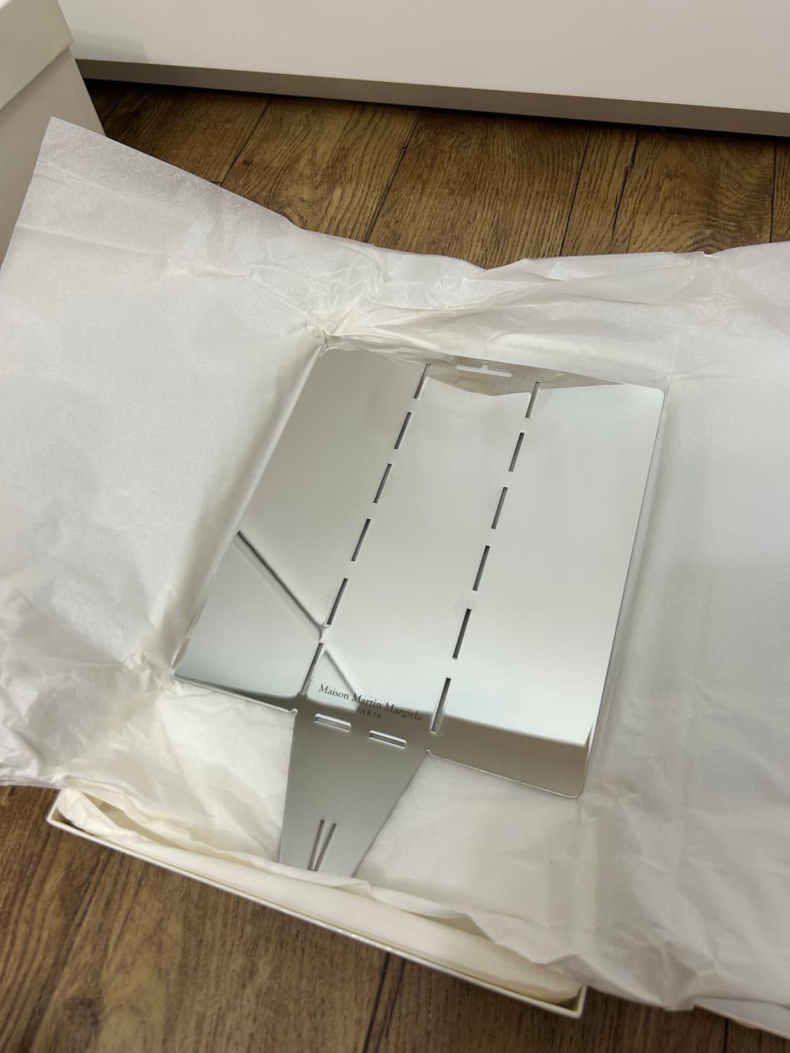 마르지엘라 오브제 실버 미러 홀더 상품이미지3