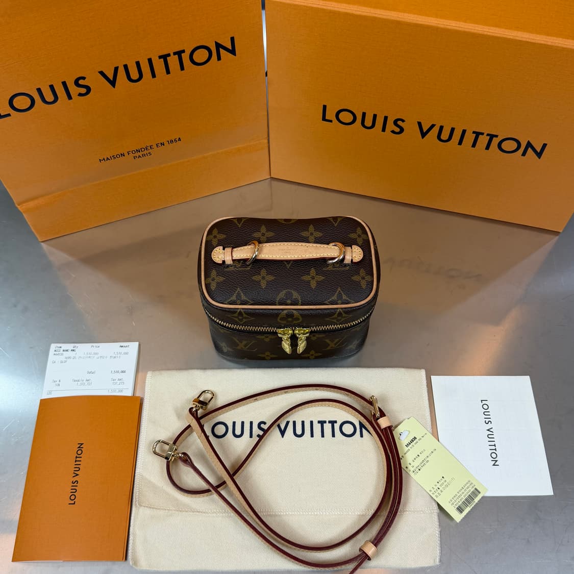 [리오브] 루이비통 모노그램 니스 나노 메이크업 베니티 토트백 상품이미지1