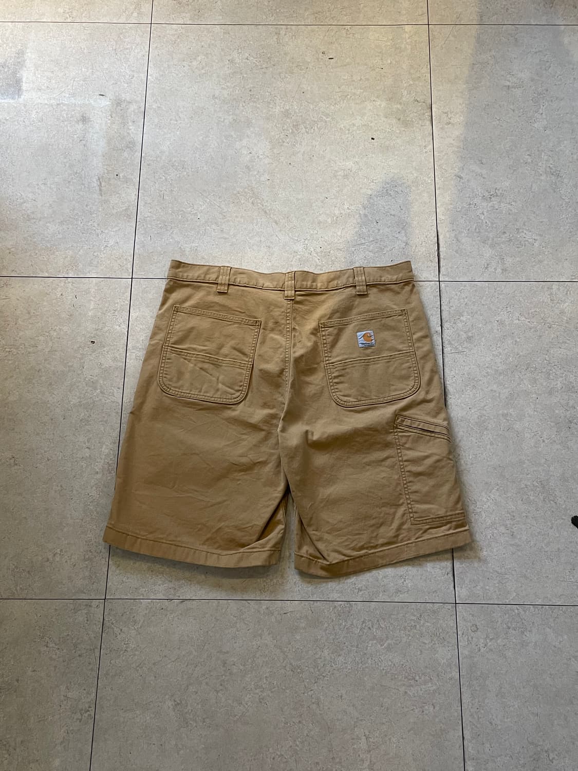 칼하트 베이지 반바지 상품이미지1