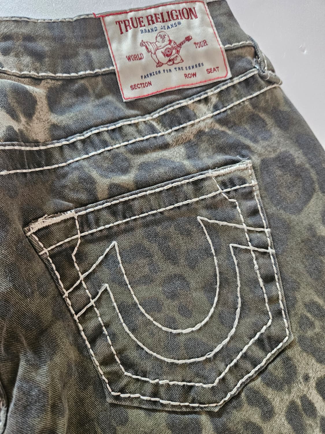 [새제품] 트루 릴리젼 로우라이즈 빅티 데님 팬츠 상품이미지6