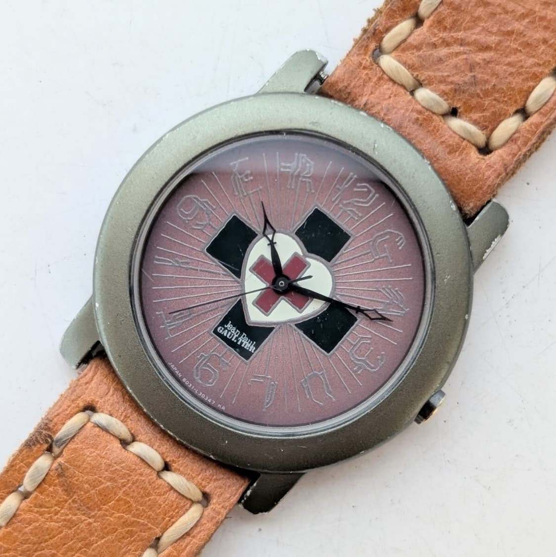 장폴고티에 하트 크로스 가죽시계 상품이미지2