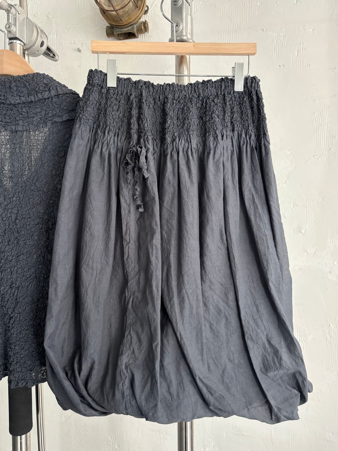 Issey Miyake 이세이미야케 블랙차콜컬러 링클 셋업 상품이미지8