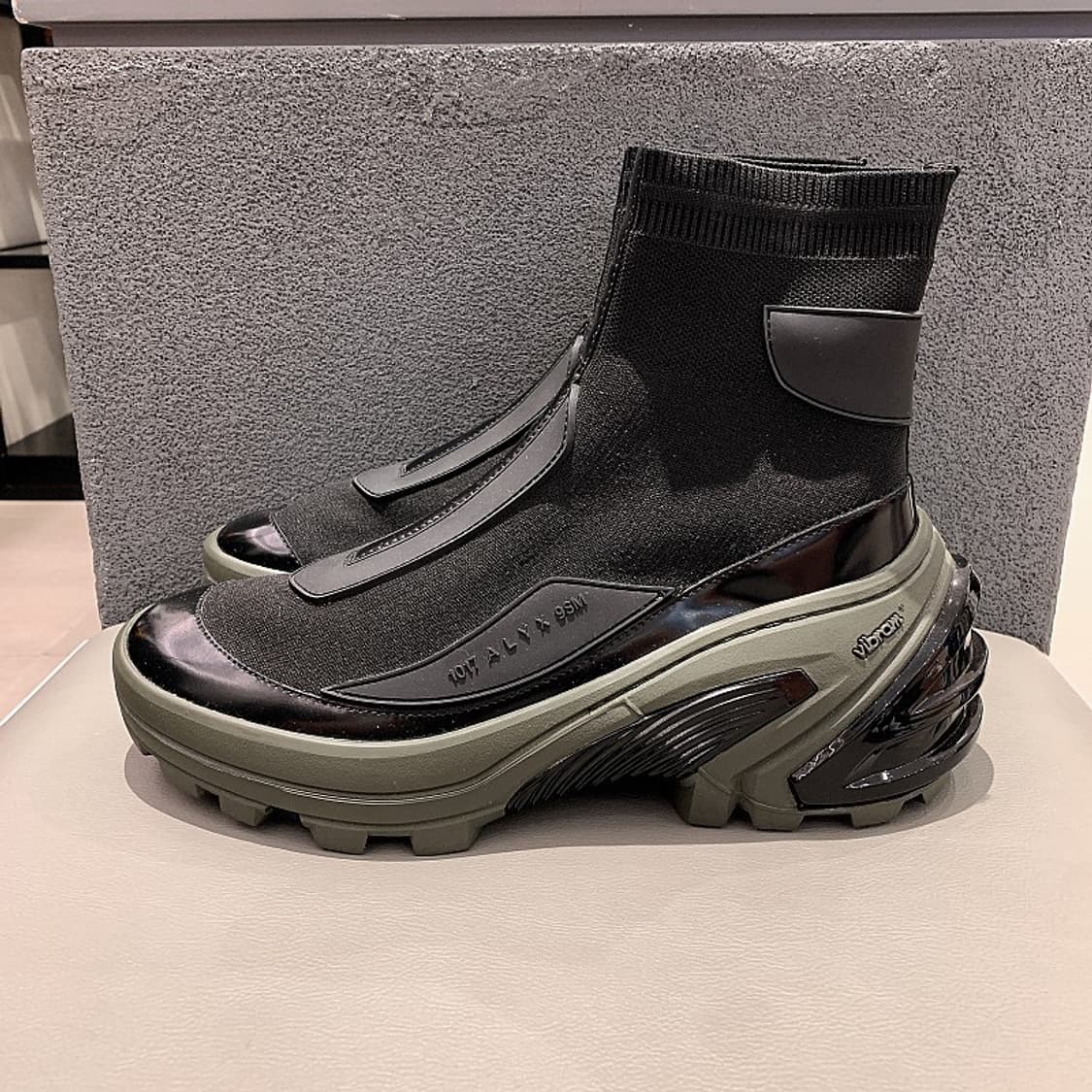 알릭스 남성 블랙 카키 비브람솔 니트 앵클부츠 상품이미지3