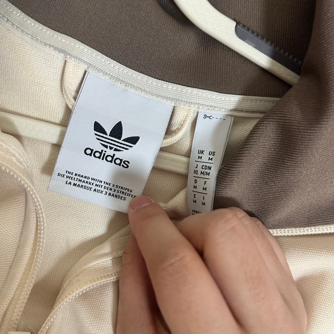 아디다스 아디컬러 클래식 베켄바우어 트랙탑 원더 화이트 트레이스 브라운  상품이미지4