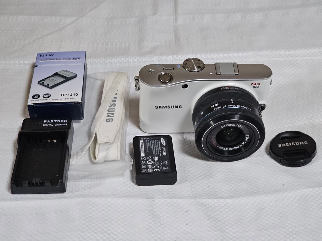 삼성 NX100 미러리스 카메라와 20-50mm 번들 렌즈 상품이미지10