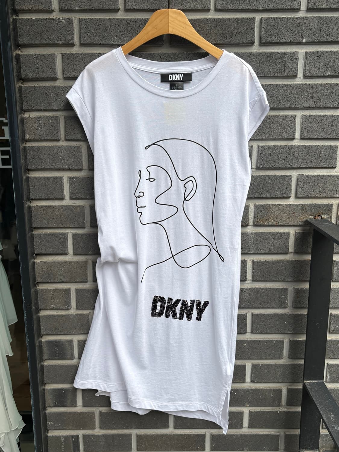 DKNY 화이트 큐빅 반팔 상품이미지8