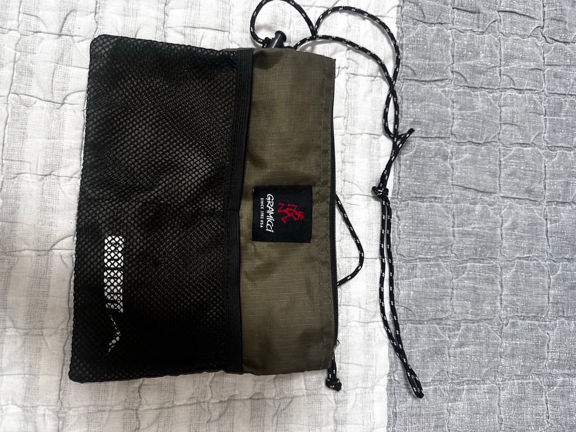 그라미치 메쉬 파우치 크로스백 카키 상품이미지1