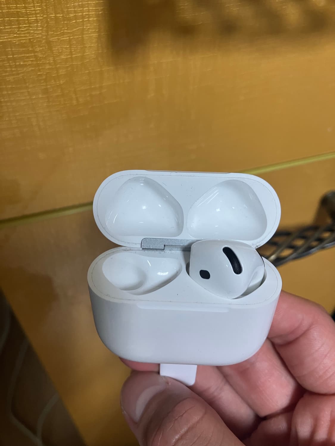 에어팟 4 케이스 + 오른쪽.  왼쪽x 상품이미지1