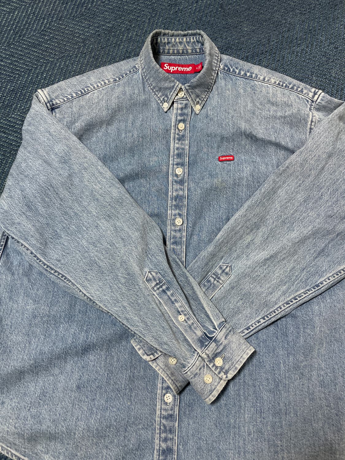 슈프림 스몰 박스 데님 셔츠 워시드 인디고 s사이즈 25SS 상품이미지1