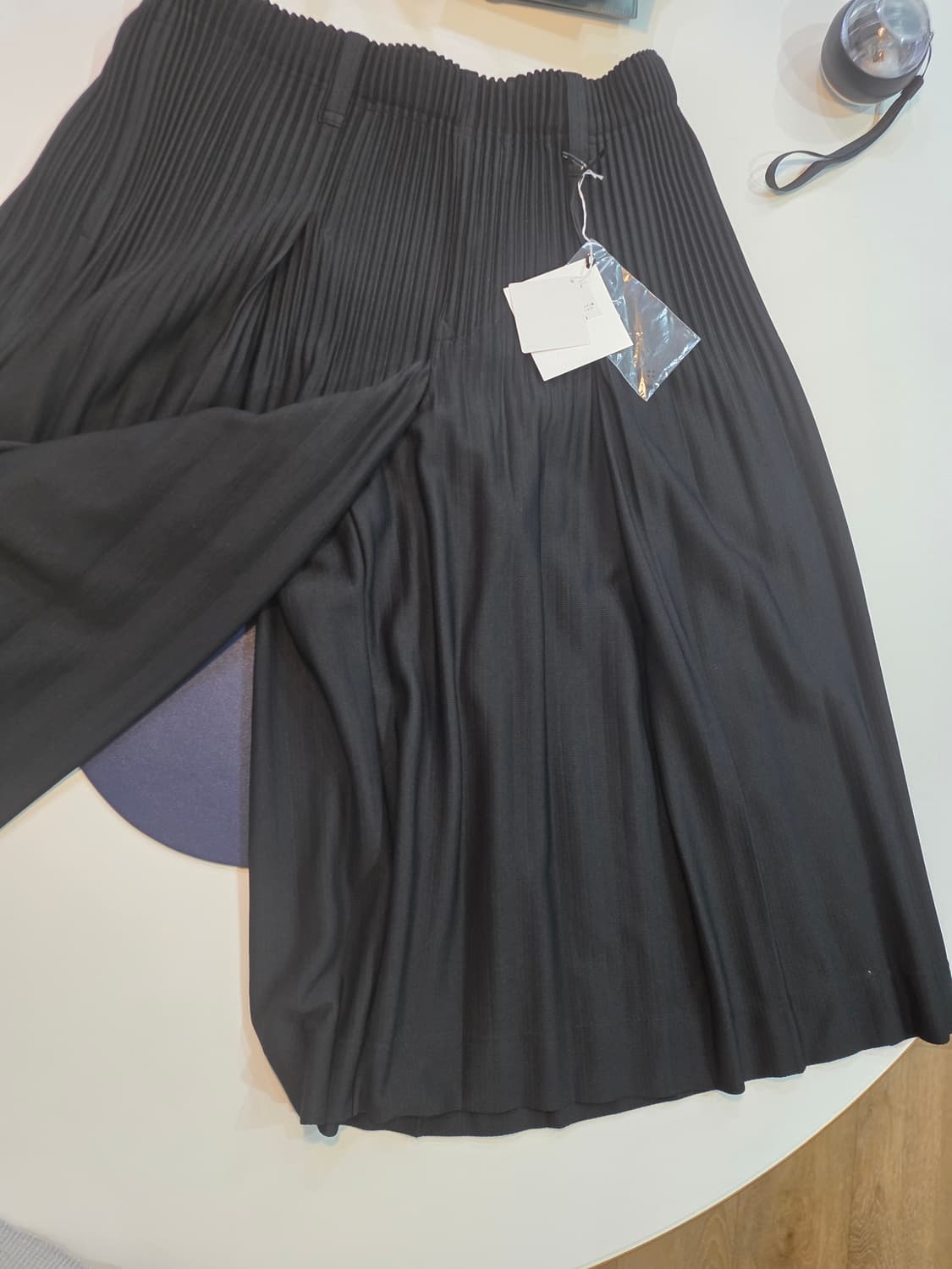 이세이 미야케 옴므 플리세 테일러드1 크룹 하카마팬츠 2사이즈 판매해요 상품이미지6