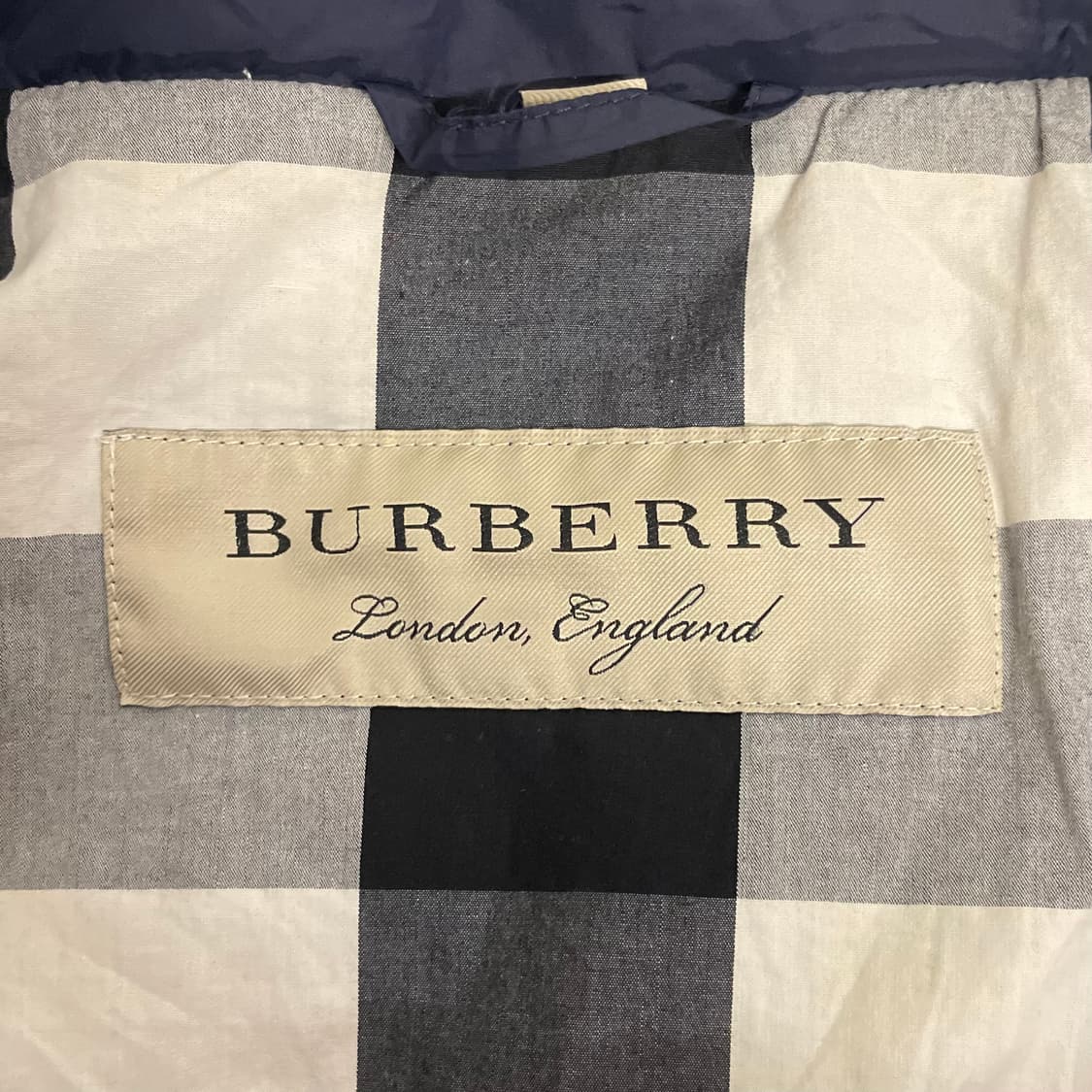 버버리 네이비 구스다운 후디 경량 패딩   상품이미지6