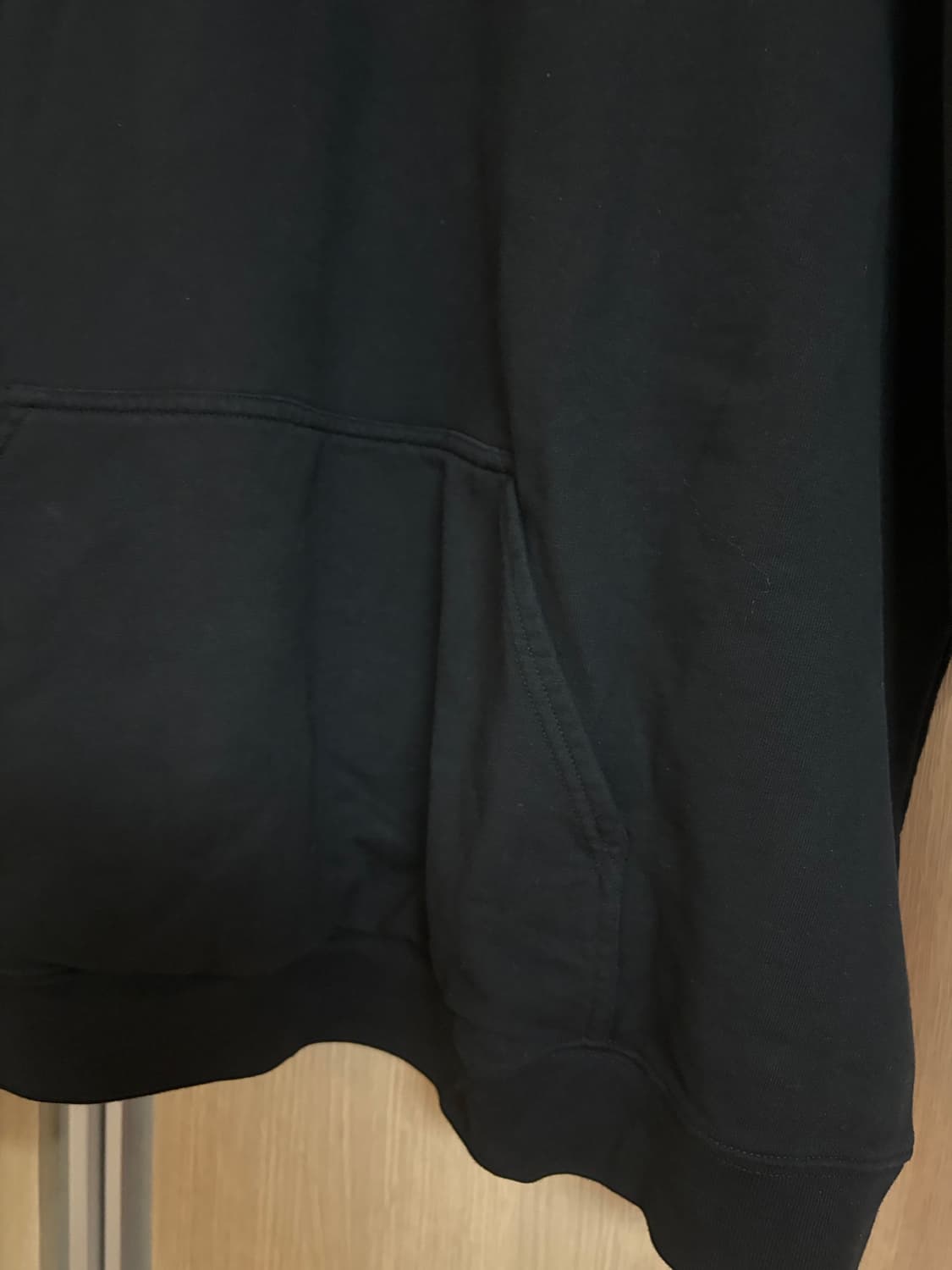 [3/105] 발렌시아가 파리 PARIS 시티 로고 후드 블랙 상품이미지3