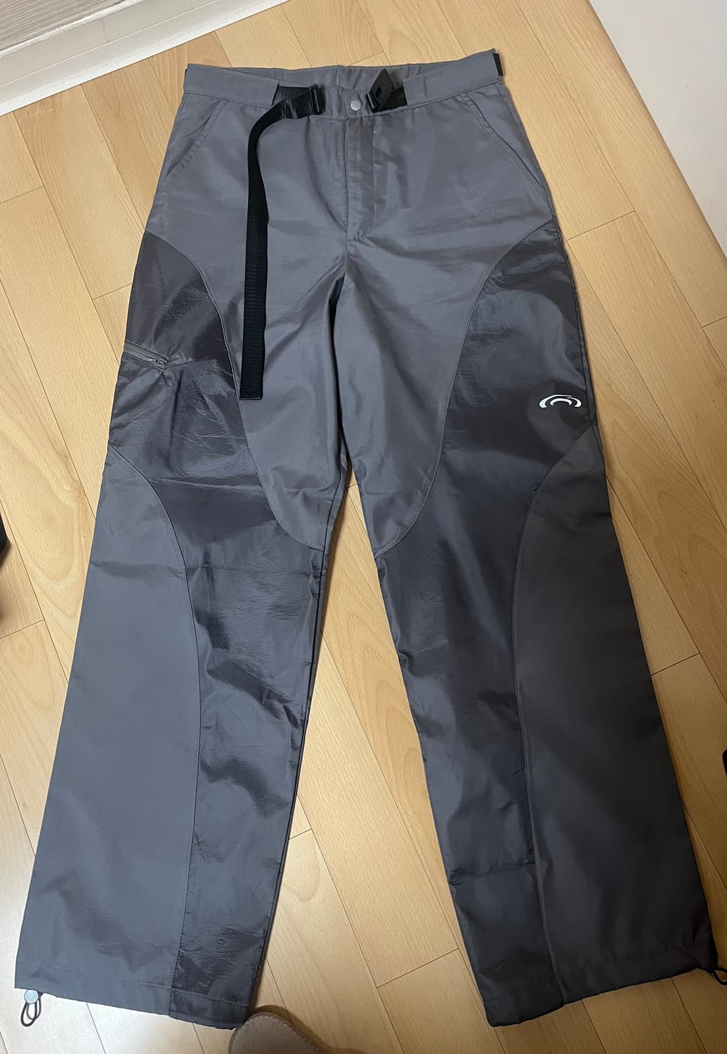 아트오브필드 COLOURWAY SLIT BELT PANTS - GRAY 상품이미지1